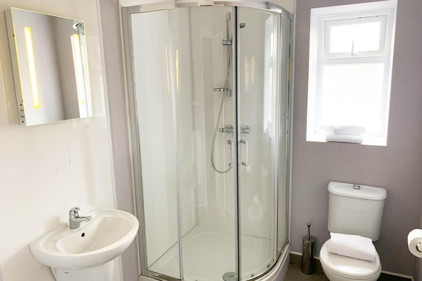 Rathlin Apartment - 2 Bedroom With Hot Tub Ballycastle Extérieur photo