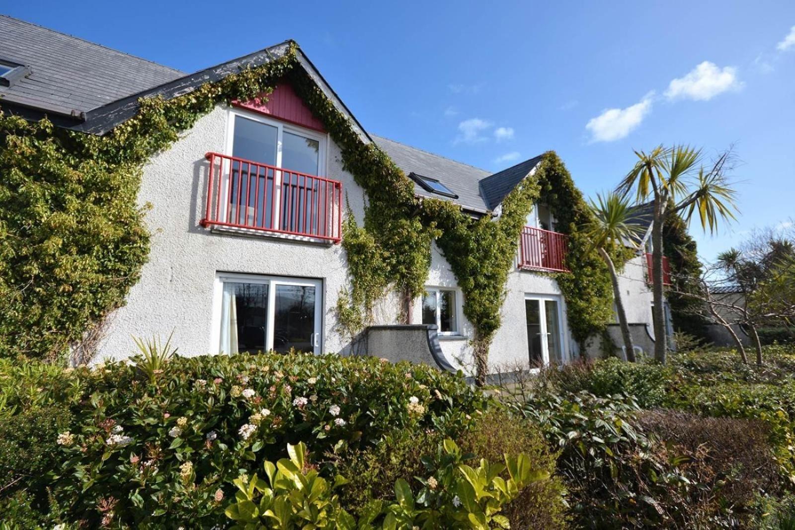 Rathlin Apartment - 2 Bedroom With Hot Tub Ballycastle Extérieur photo